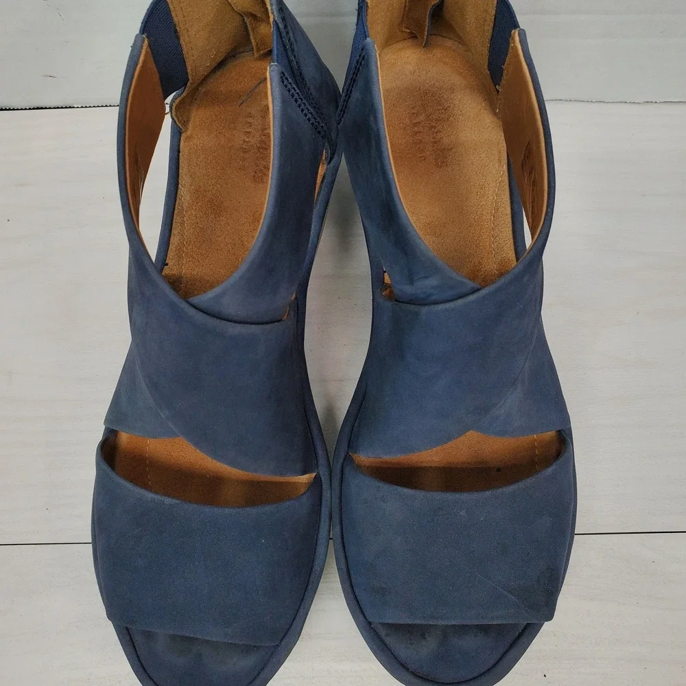 Clarks Artisan Navy Blue Suede Wedge Heel Zipper Sandals Women US 10 EU 41.5